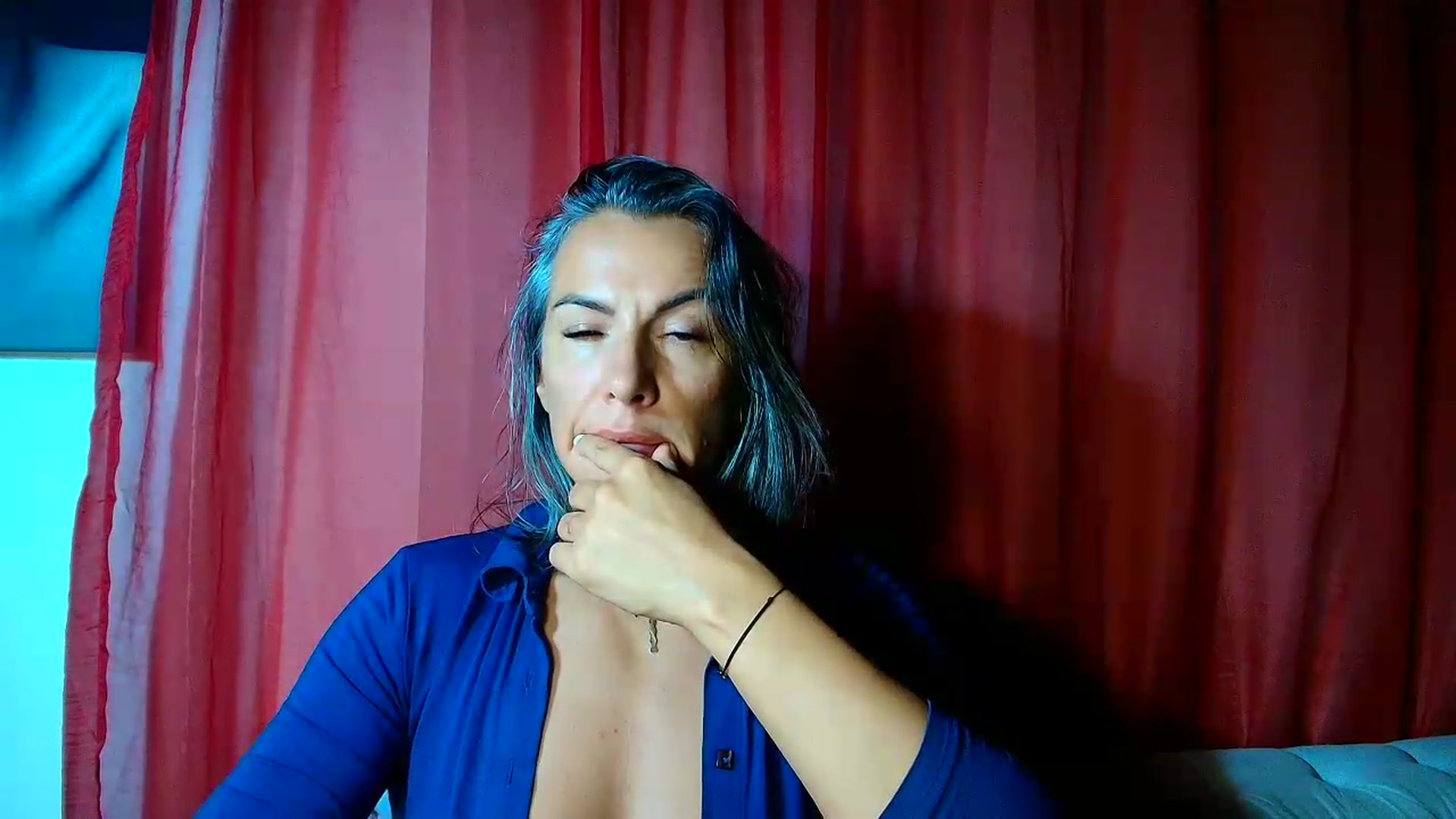 Gallery image thumbnail from Aarte_miss's myfreecams stream on, 06/14/2026, 18:21 image 4 of 20