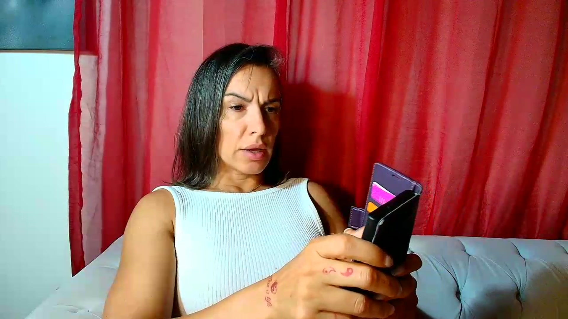 Gallery image thumbnail from Aarte_miss's myfreecams stream on, 06/25/2026, 11:28 image 9 of 20