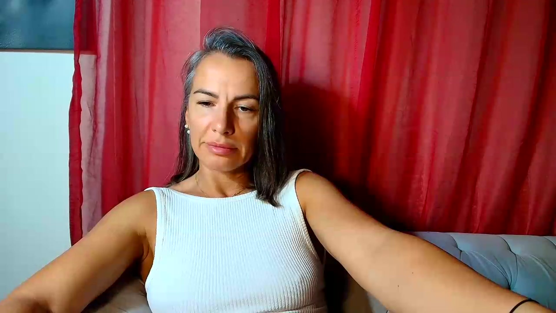Gallery image thumbnail from Aarte_miss's myfreecams stream on, 06/25/2026, 11:28 image 15 of 20