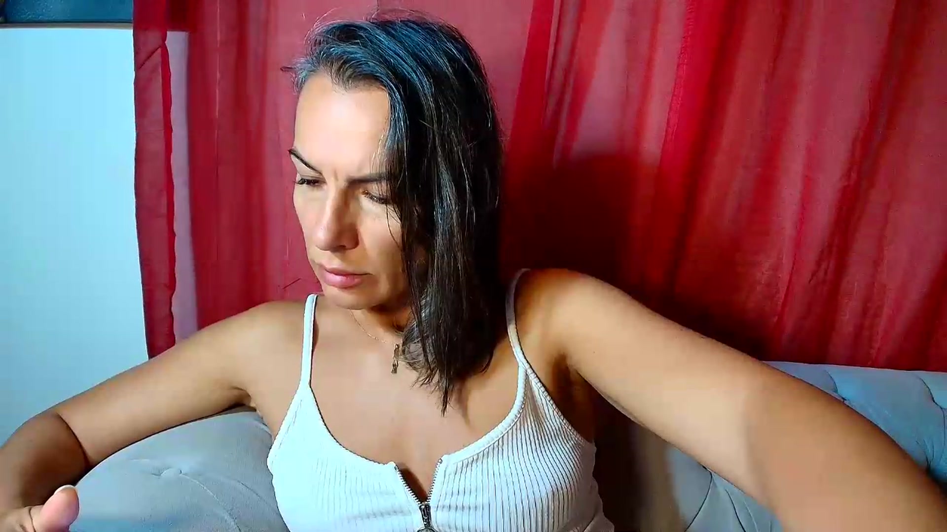 Gallery image thumbnail from Aarte_miss's myfreecams stream on, 06/26/2026, 13:08 image 19 of 20
