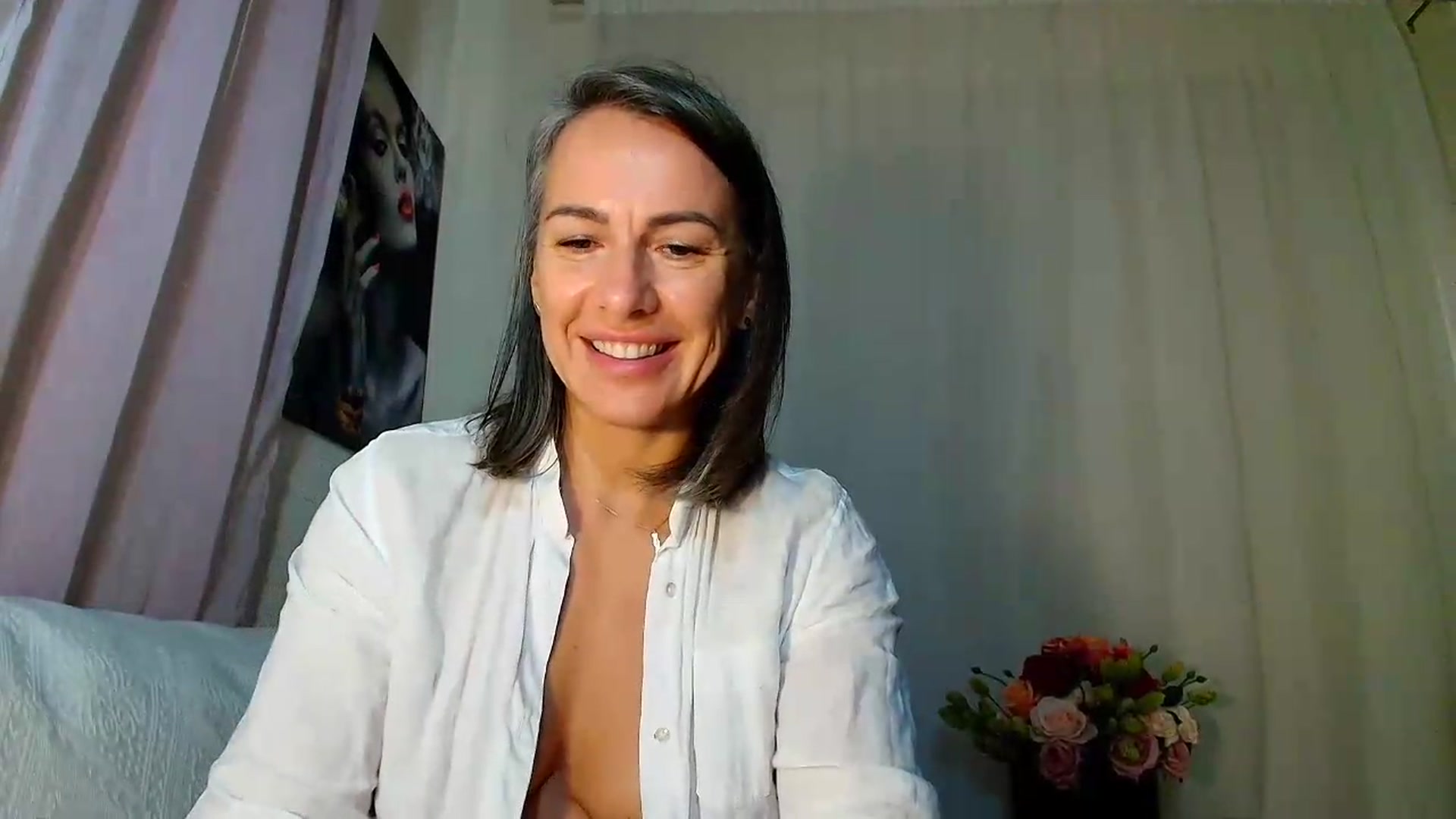 Gallery image thumbnail from Aarte_miss's myfreecams stream on, 08/07/2026, 16:27 image 15 of 20