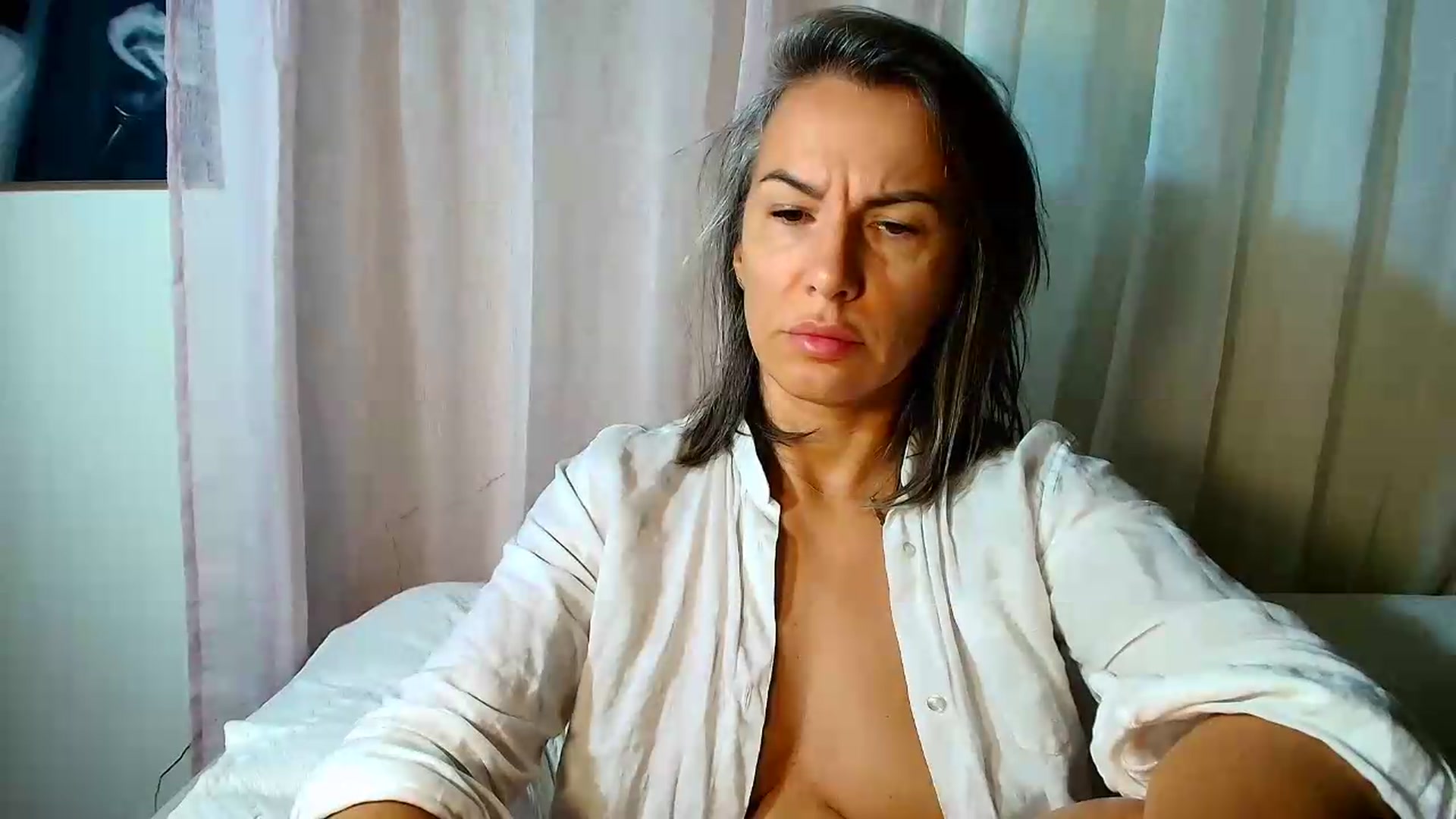 Gallery image thumbnail from Aarte_miss's myfreecams stream on, 08/08/2026, 04:48 image 18 of 20