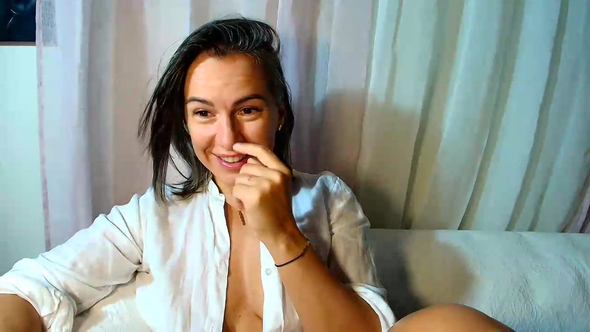 Gallery image thumbnail from Aarte_miss's myfreecams stream on, 08/08/2026, 04:48 image 8 of 20