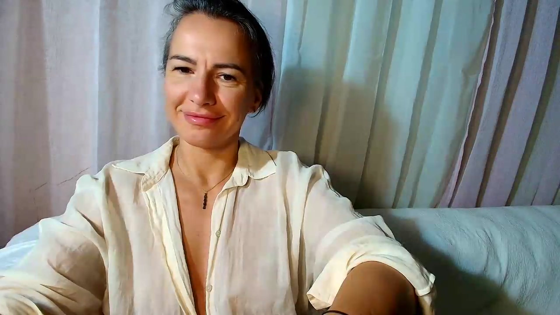 Gallery image thumbnail from Aarte_miss's myfreecams stream on, 08/09/2026, 04:36 image 8 of 20