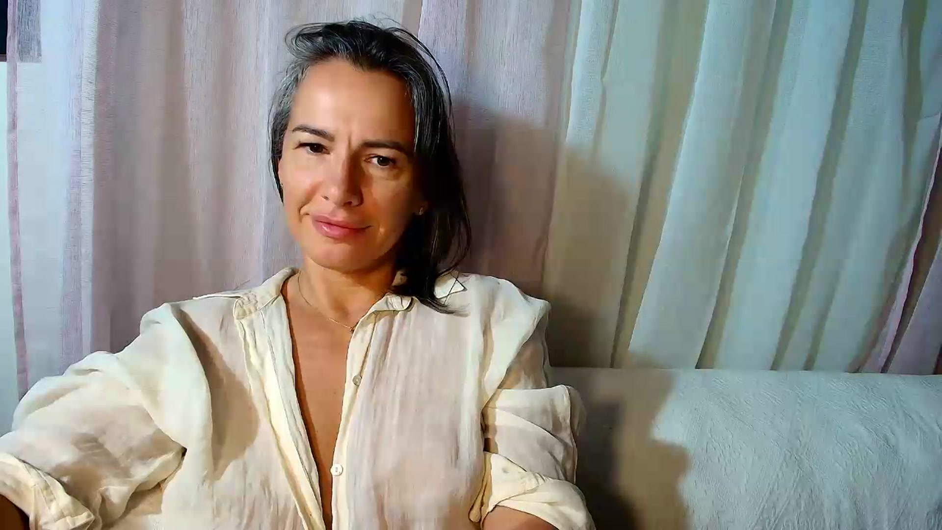 Gallery image thumbnail from Aarte_miss's myfreecams stream on, 08/09/2026, 04:36 image 5 of 20