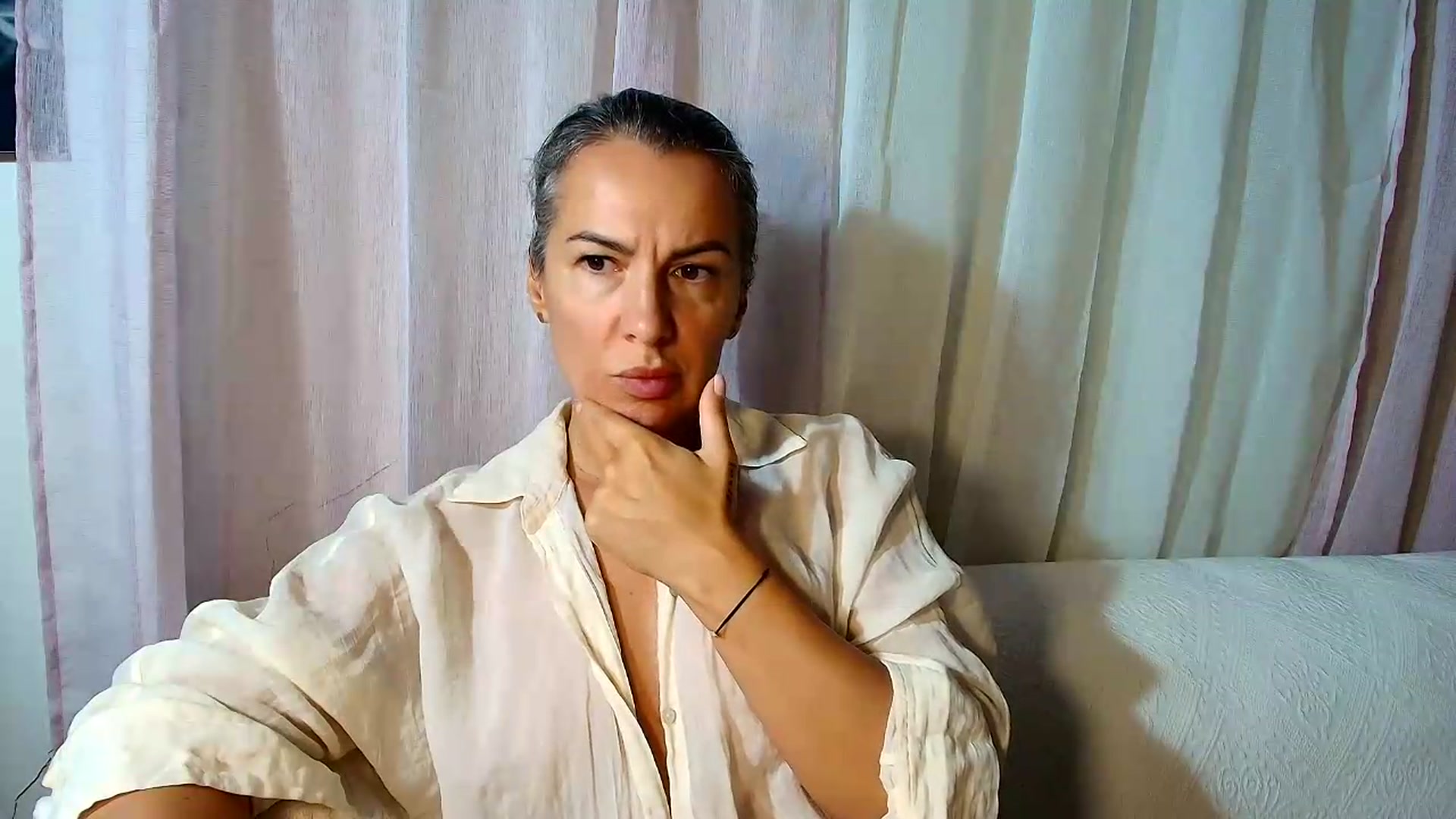 Gallery image thumbnail from Aarte_miss's myfreecams stream on, 08/09/2026, 16:41 image 6 of 20