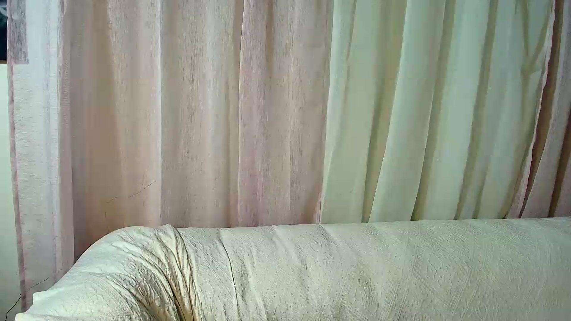 Gallery image thumbnail from Aarte_miss's myfreecams stream on, 08/09/2026, 16:41 image 13 of 20