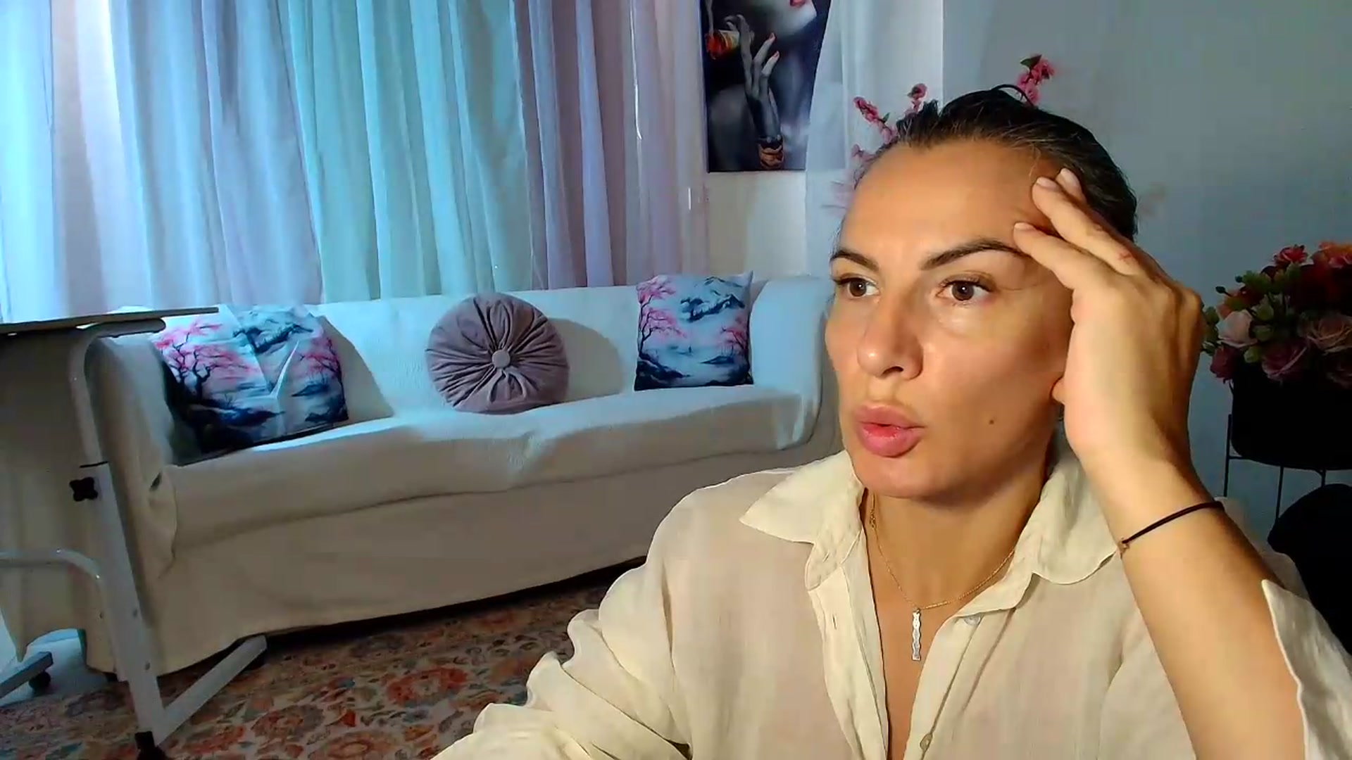 Gallery image thumbnail from Aarte_miss's myfreecams stream on, 08/12/2026, 14:33 image 11 of 20