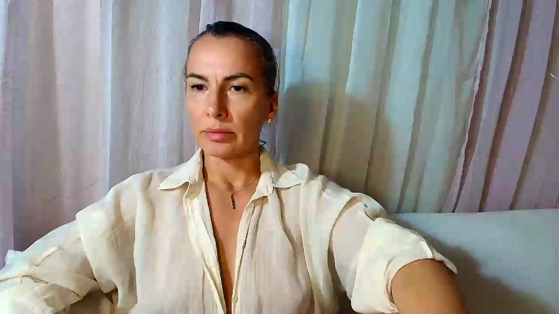 Gallery image thumbnail from Aarte_miss's myfreecams stream on, 08/12/2026, 14:33 image 1 of 20