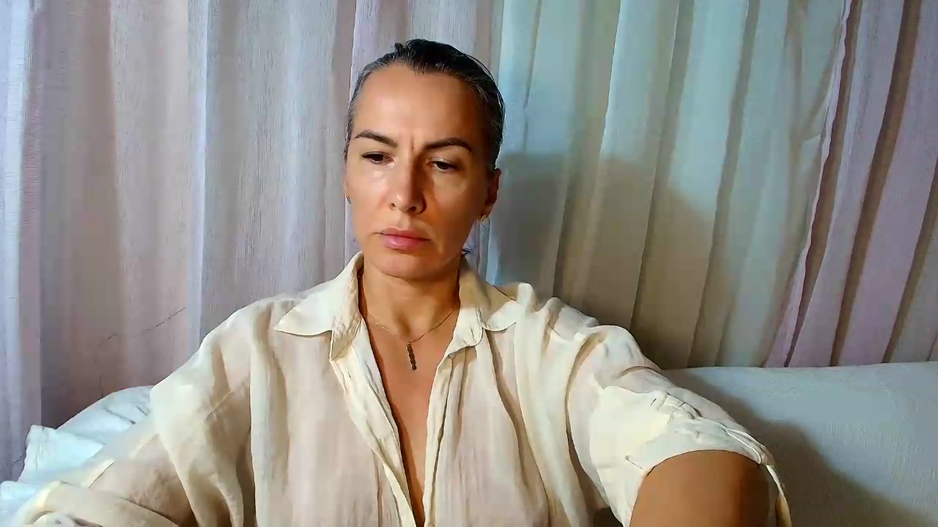 Gallery image thumbnail from Aarte_miss's myfreecams stream on, 08/12/2026, 14:33 image 2 of 20