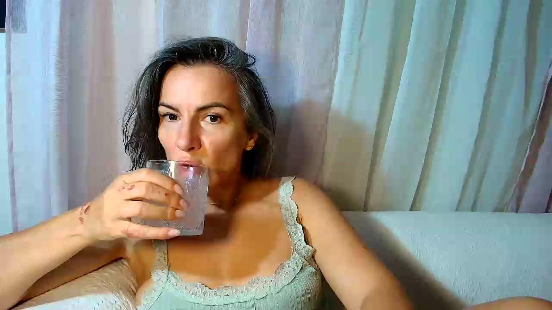Gallery image thumbnail from Aarte_miss's myfreecams stream on, 08/13/2026, 12:52 image 18 of 20