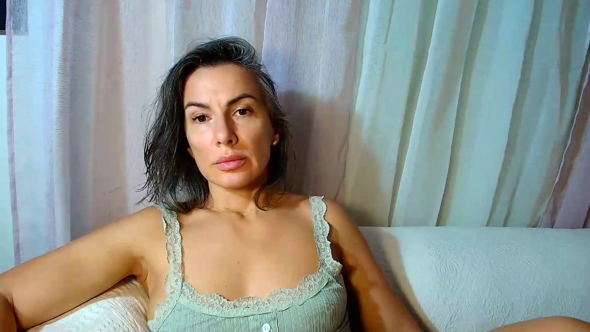Gallery image thumbnail from Aarte_miss's myfreecams stream on, 08/13/2026, 12:52 image 17 of 20