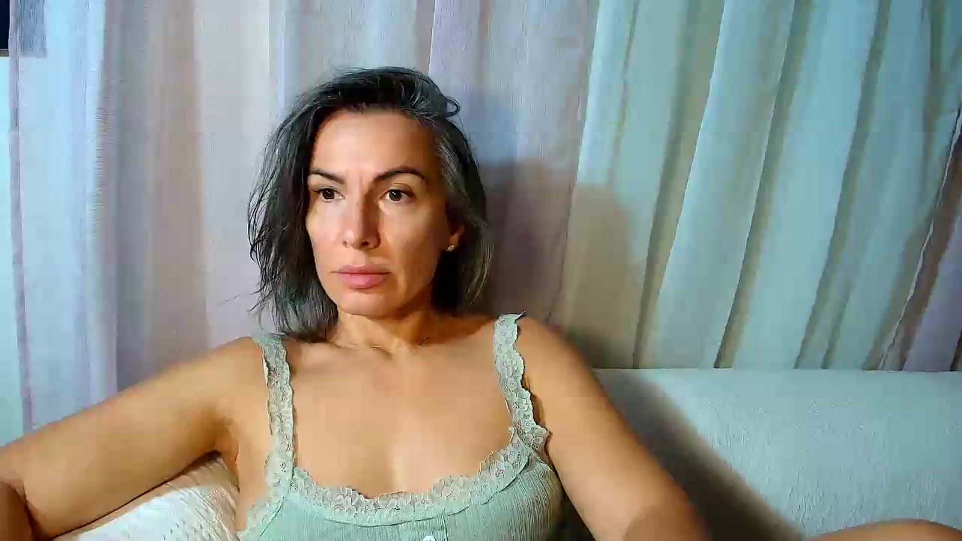 Gallery image thumbnail from Aarte_miss's myfreecams stream on, 08/13/2026, 12:52 image 19 of 20