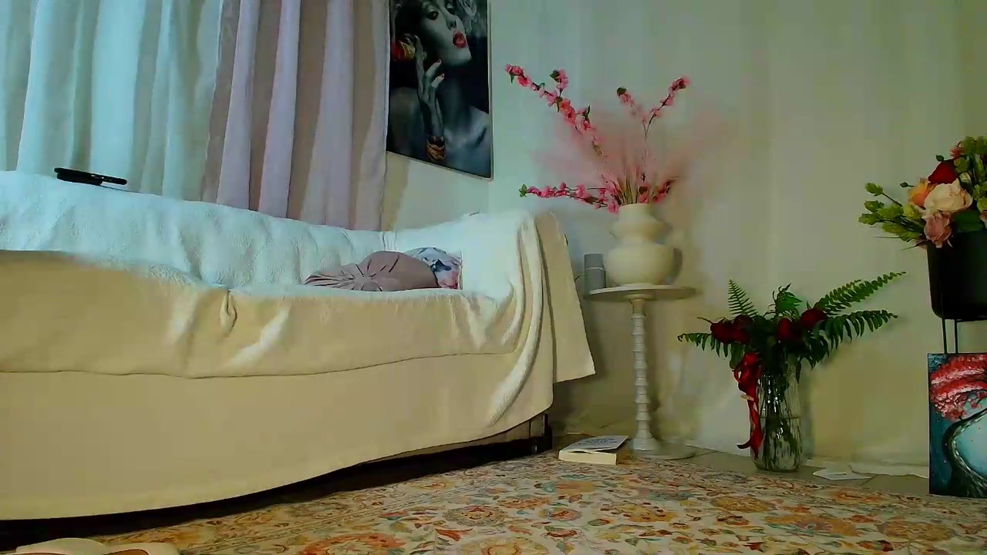 Gallery image thumbnail from Aarte_miss's myfreecams stream on, 08/15/2026, 06:04 image 10 of 20