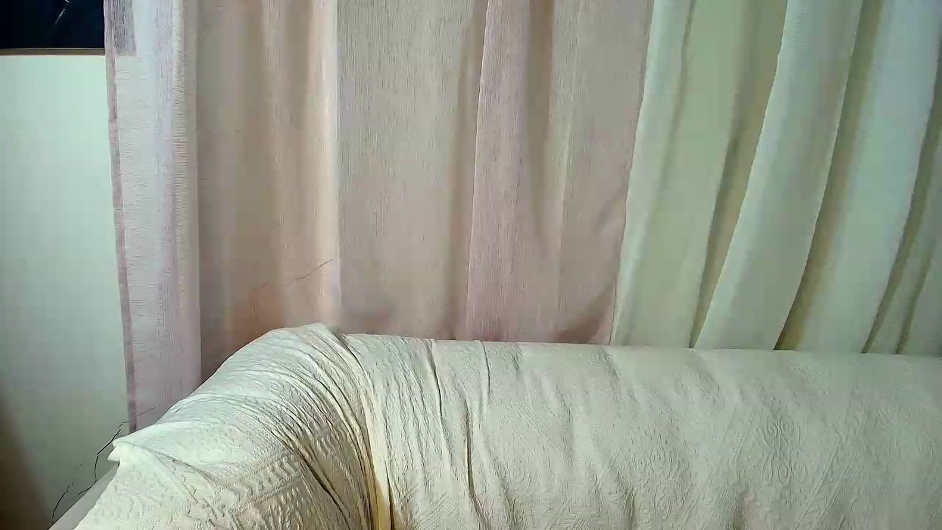 Gallery image thumbnail from Aarte_miss's myfreecams stream on, 08/15/2026, 14:01 image 6 of 20
