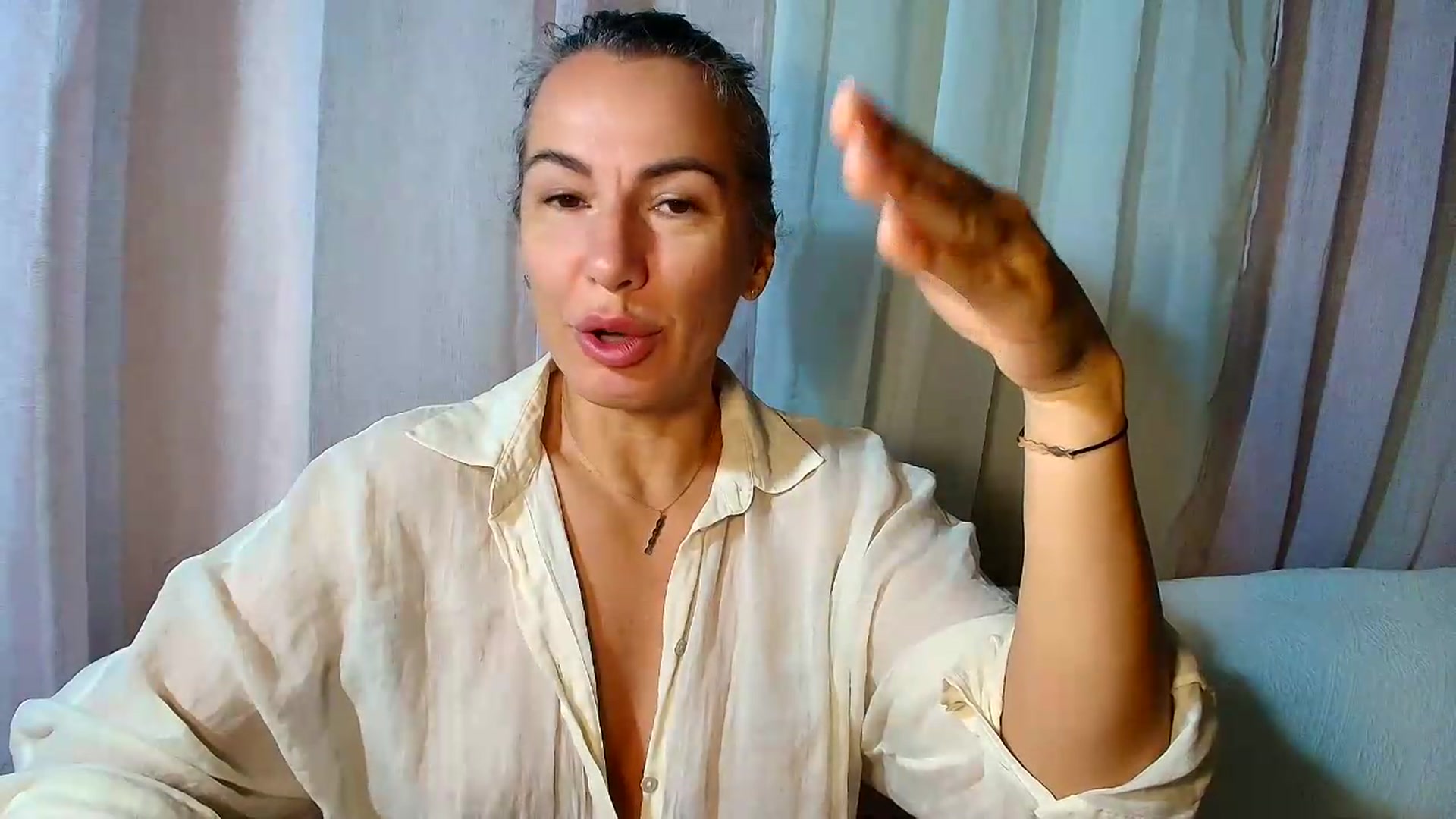 Gallery image thumbnail from Aarte_miss's myfreecams stream on, 08/16/2026, 03:40 image 20 of 20