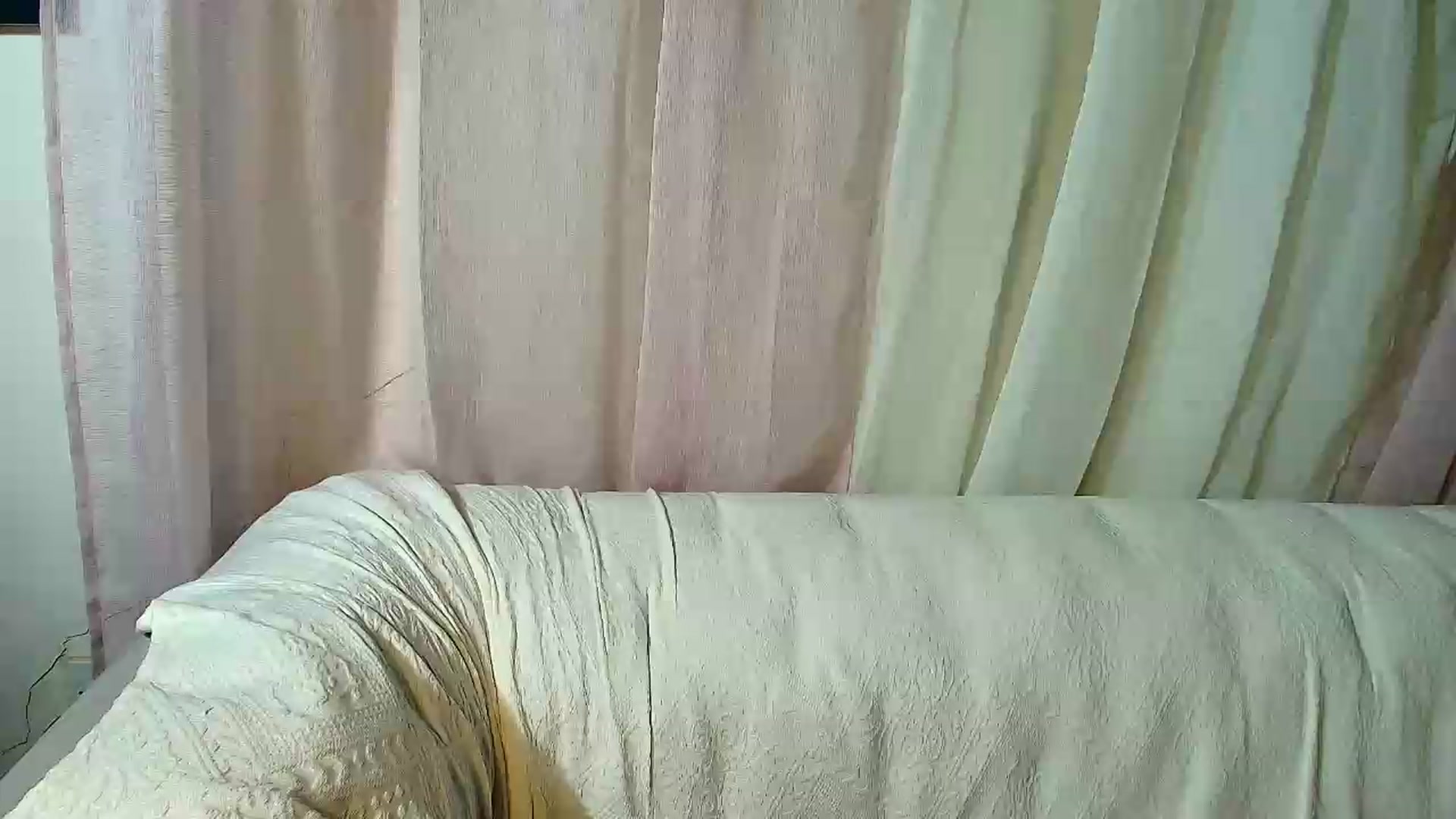 Gallery image thumbnail from Aarte_miss's myfreecams stream on, 08/16/2026, 03:40 image 7 of 20