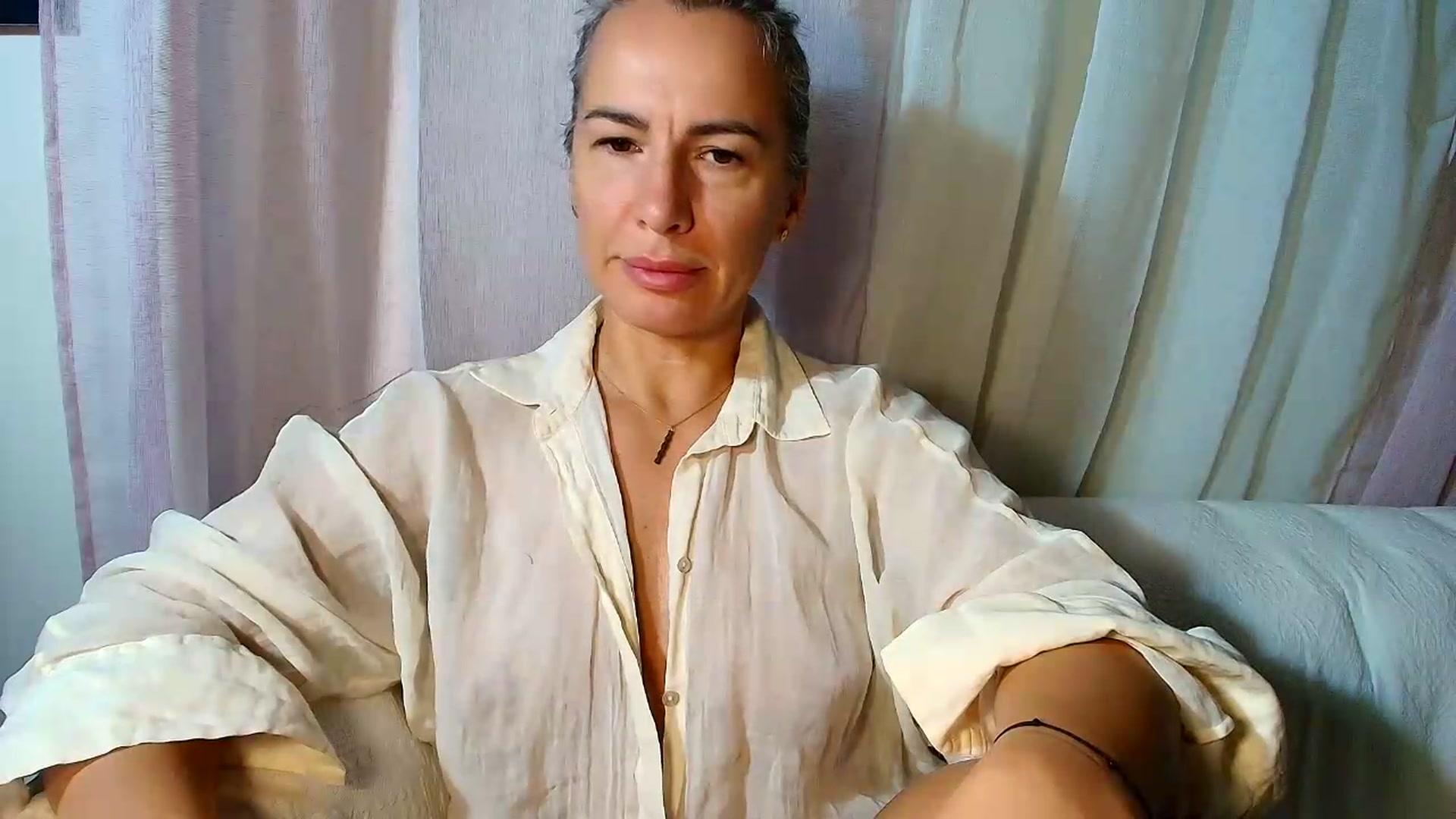 Gallery image thumbnail from Aarte_miss's myfreecams stream on, 08/16/2026, 03:40 image 11 of 20