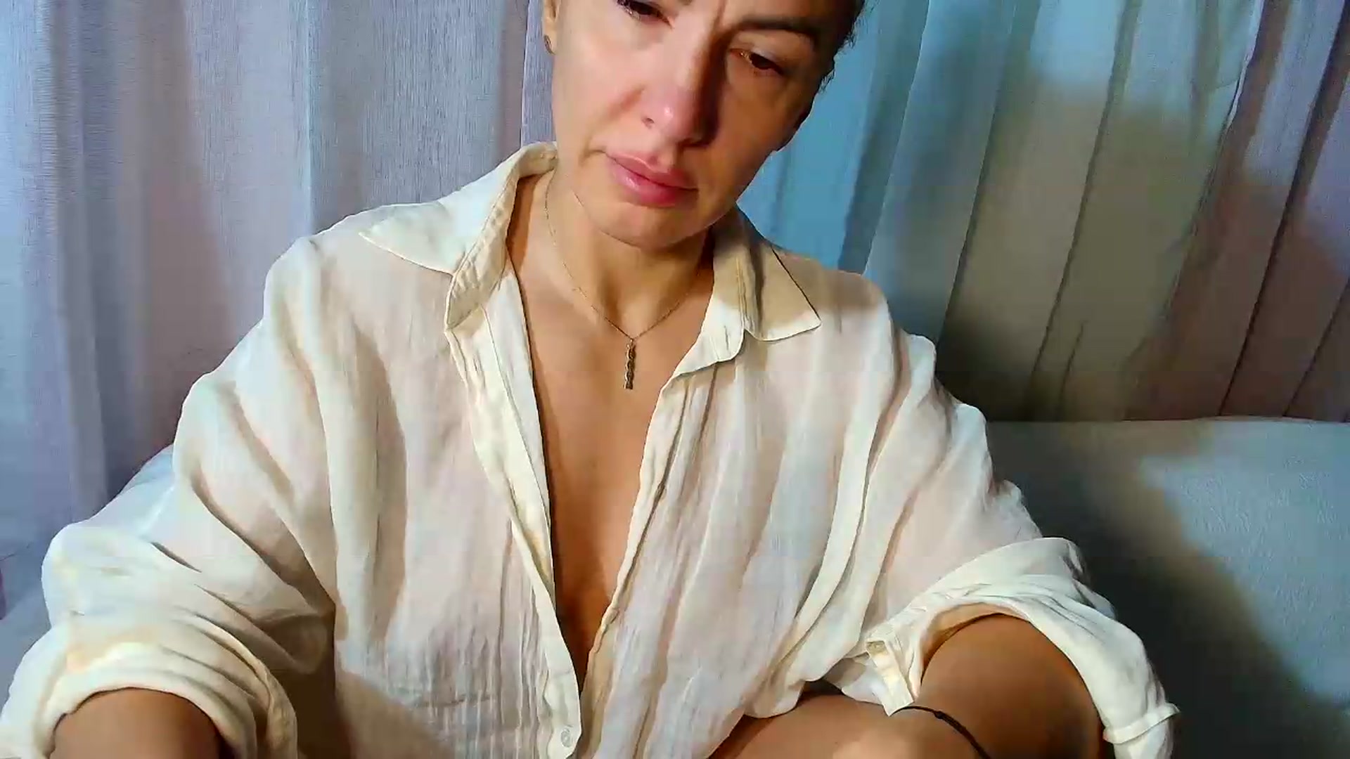 Gallery image thumbnail from Aarte_miss's myfreecams stream on, 08/16/2026, 05:02 image 15 of 20