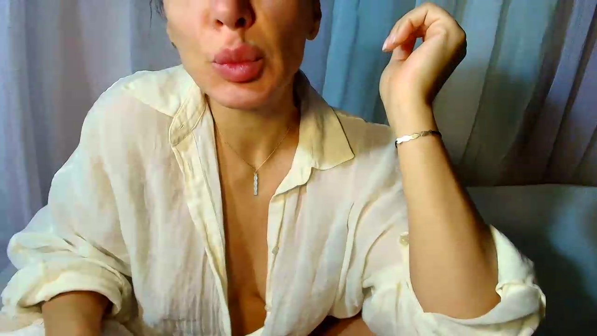 Gallery image thumbnail from Aarte_miss's myfreecams stream on, 08/16/2026, 05:02 image 14 of 20