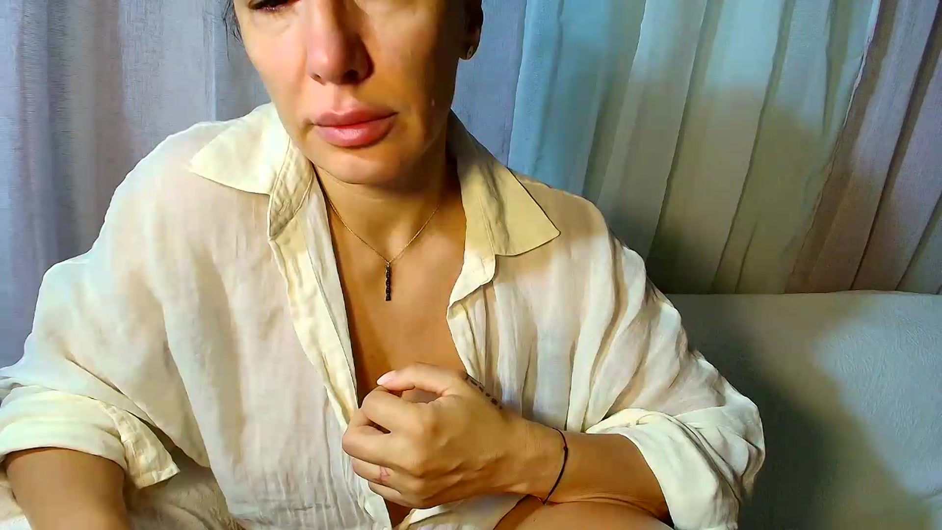 Gallery image thumbnail from Aarte_miss's myfreecams stream on, 08/16/2026, 05:02 image 12 of 20