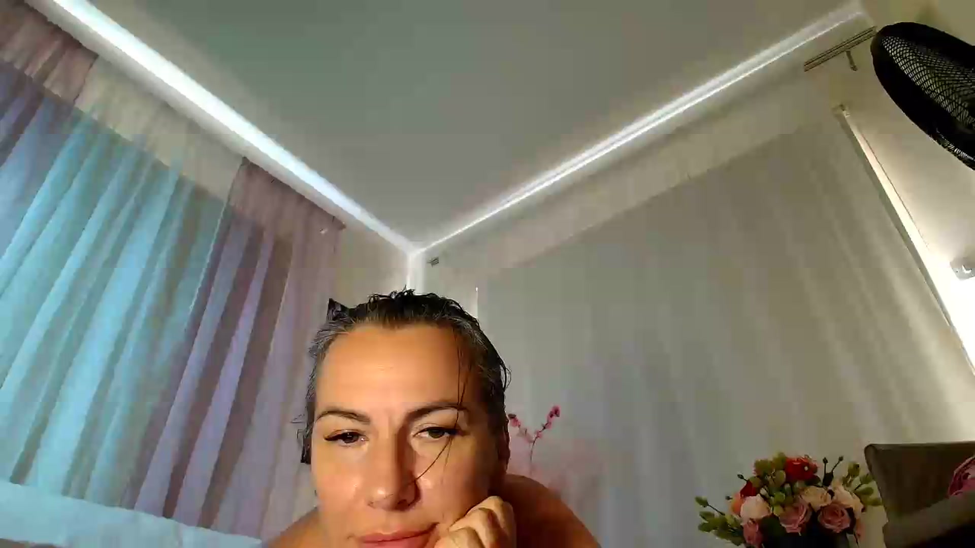 Gallery image thumbnail from Aarte_miss's myfreecams stream on, 08/21/2026, 14:59 image 19 of 20