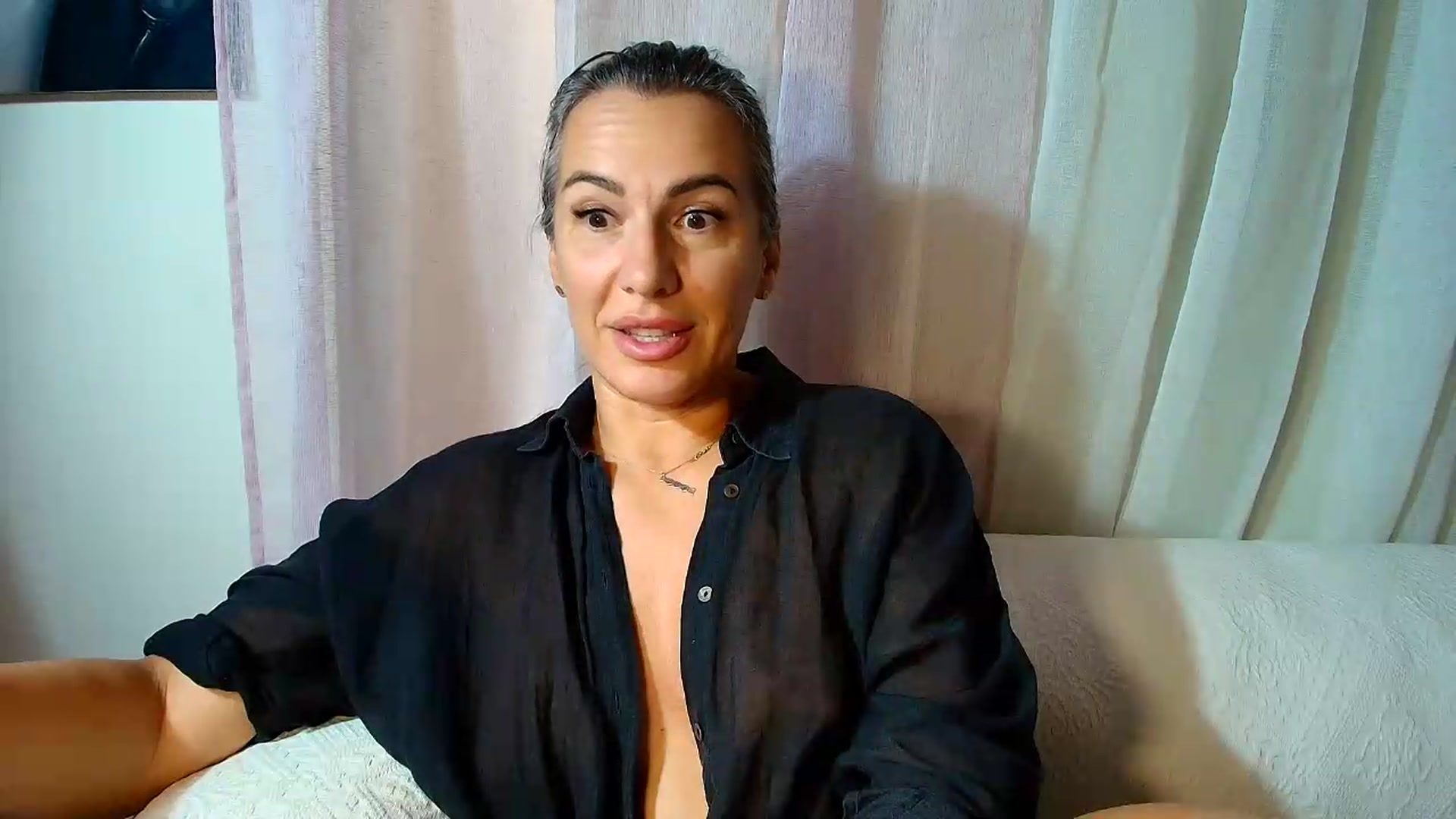 Gallery image thumbnail from Aarte_miss's myfreecams stream on, 08/22/2026, 14:44 image 18 of 20