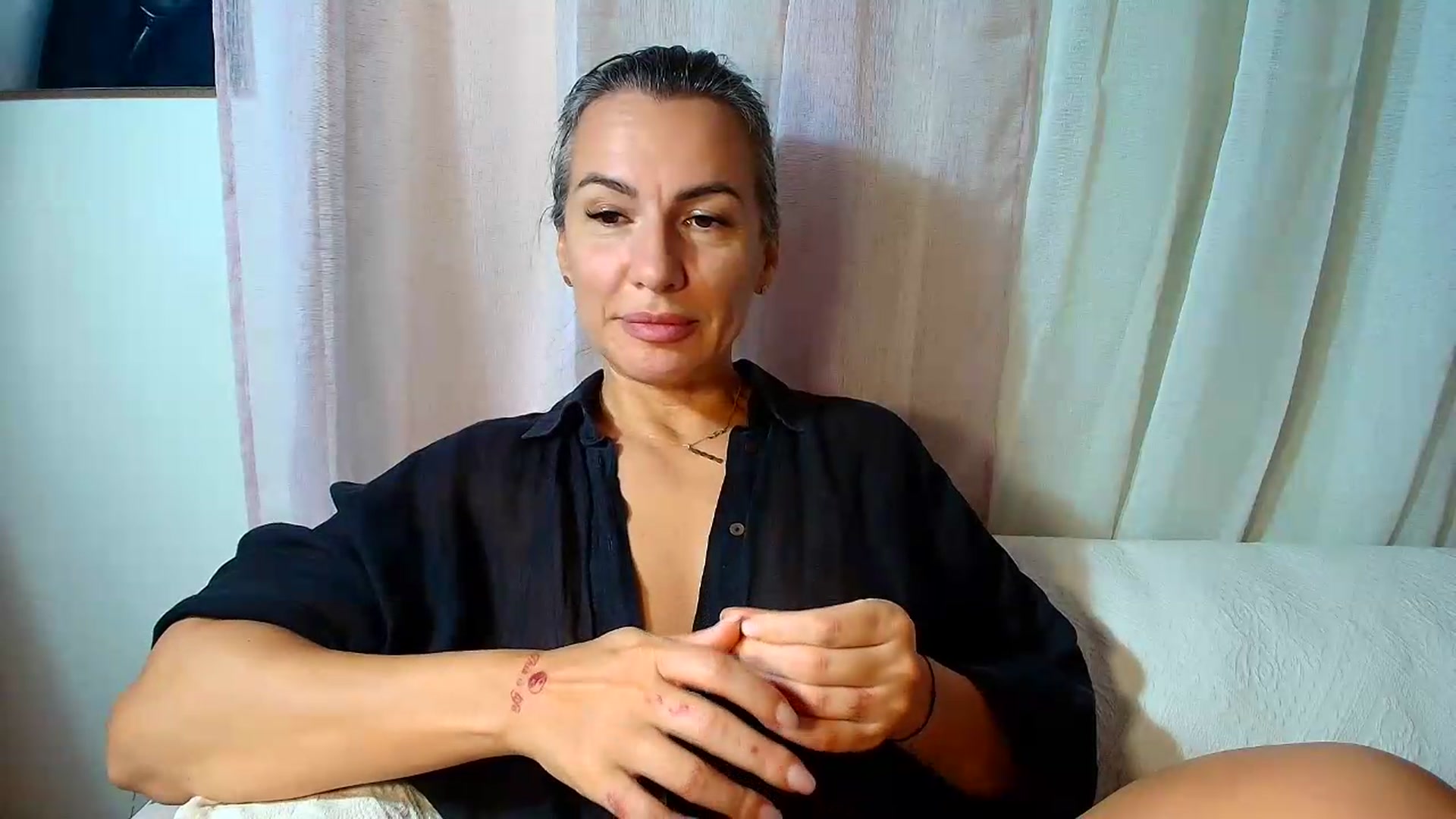 Gallery image thumbnail from Aarte_miss's myfreecams stream on, 08/22/2026, 14:44 image 17 of 20