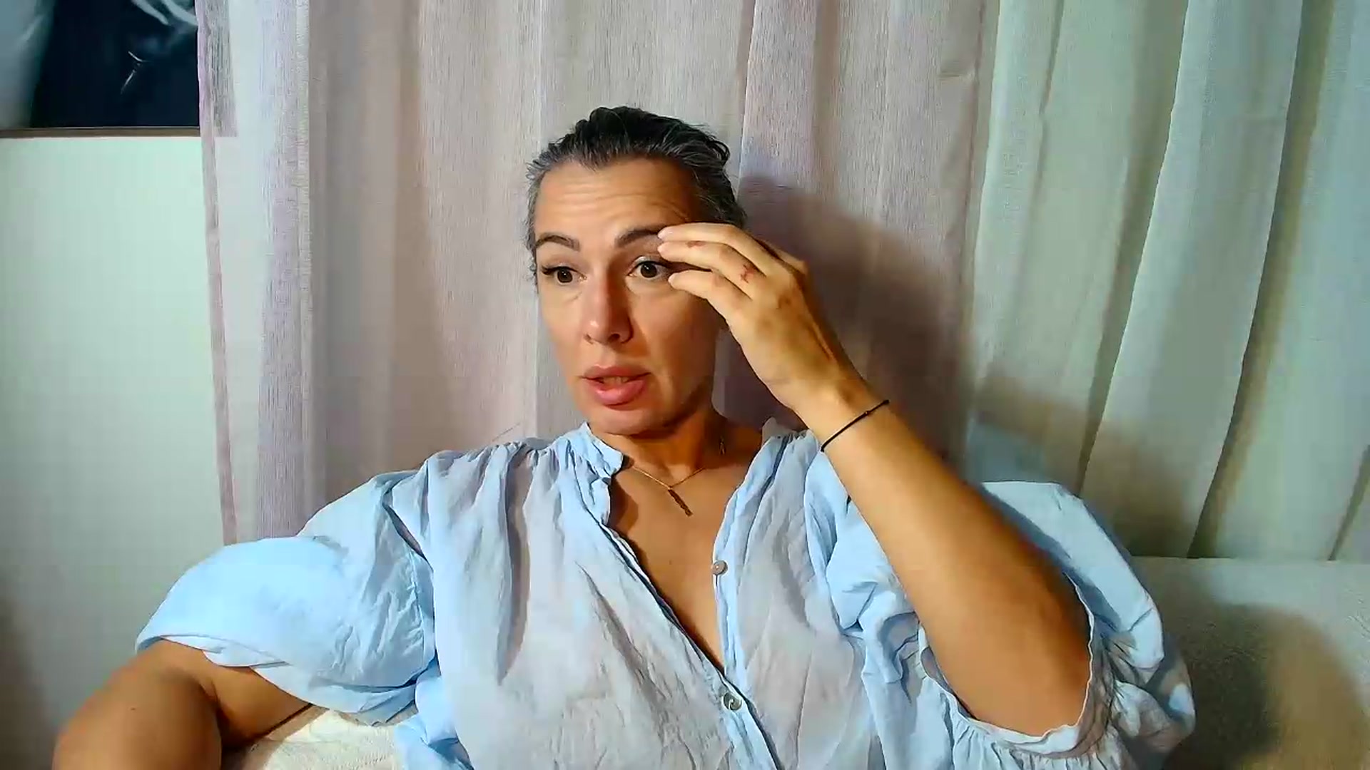 Gallery image thumbnail from Aarte_miss's myfreecams stream on, 08/23/2026, 06:31 image 3 of 20