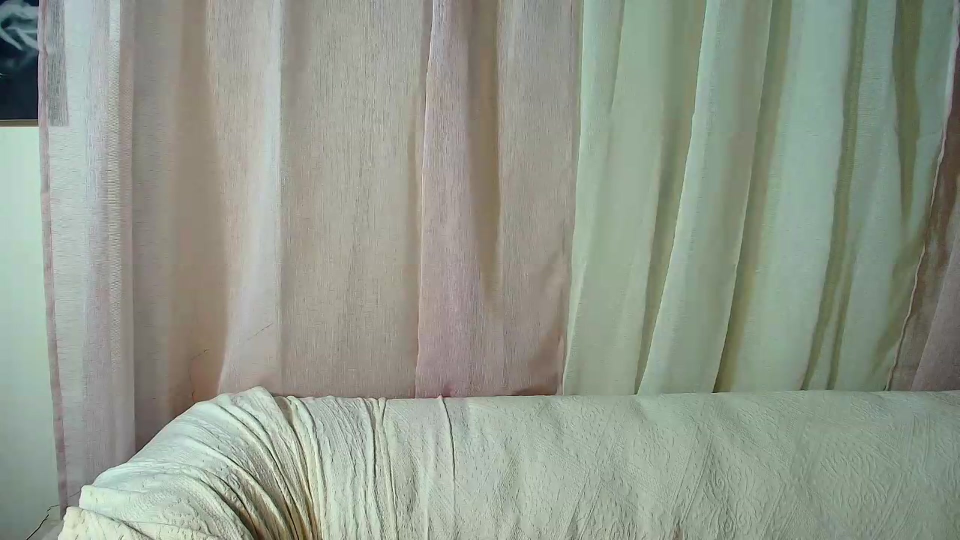 Gallery image thumbnail from Aarte_miss's myfreecams stream on, 08/24/2026, 04:23 image 2 of 20