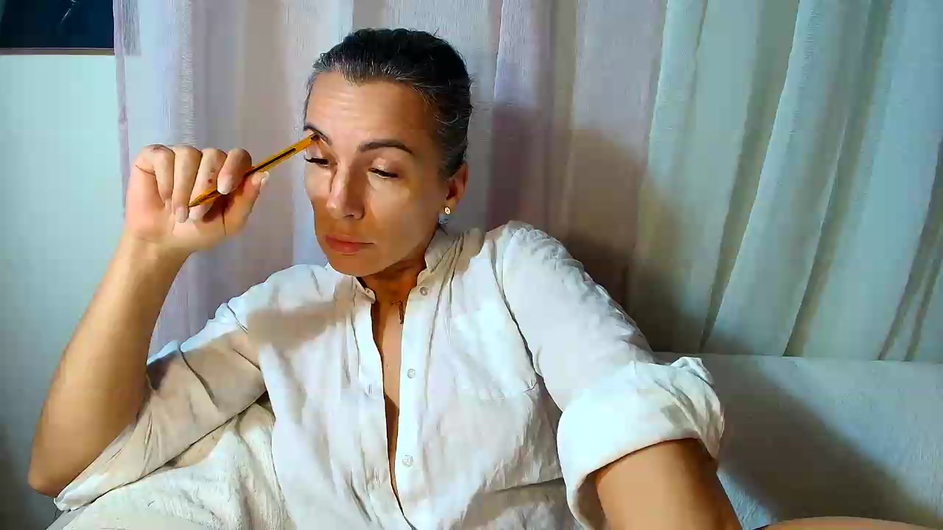 Gallery image thumbnail from Aarte_miss's myfreecams stream on, 08/27/2026, 13:04 image 9 of 20