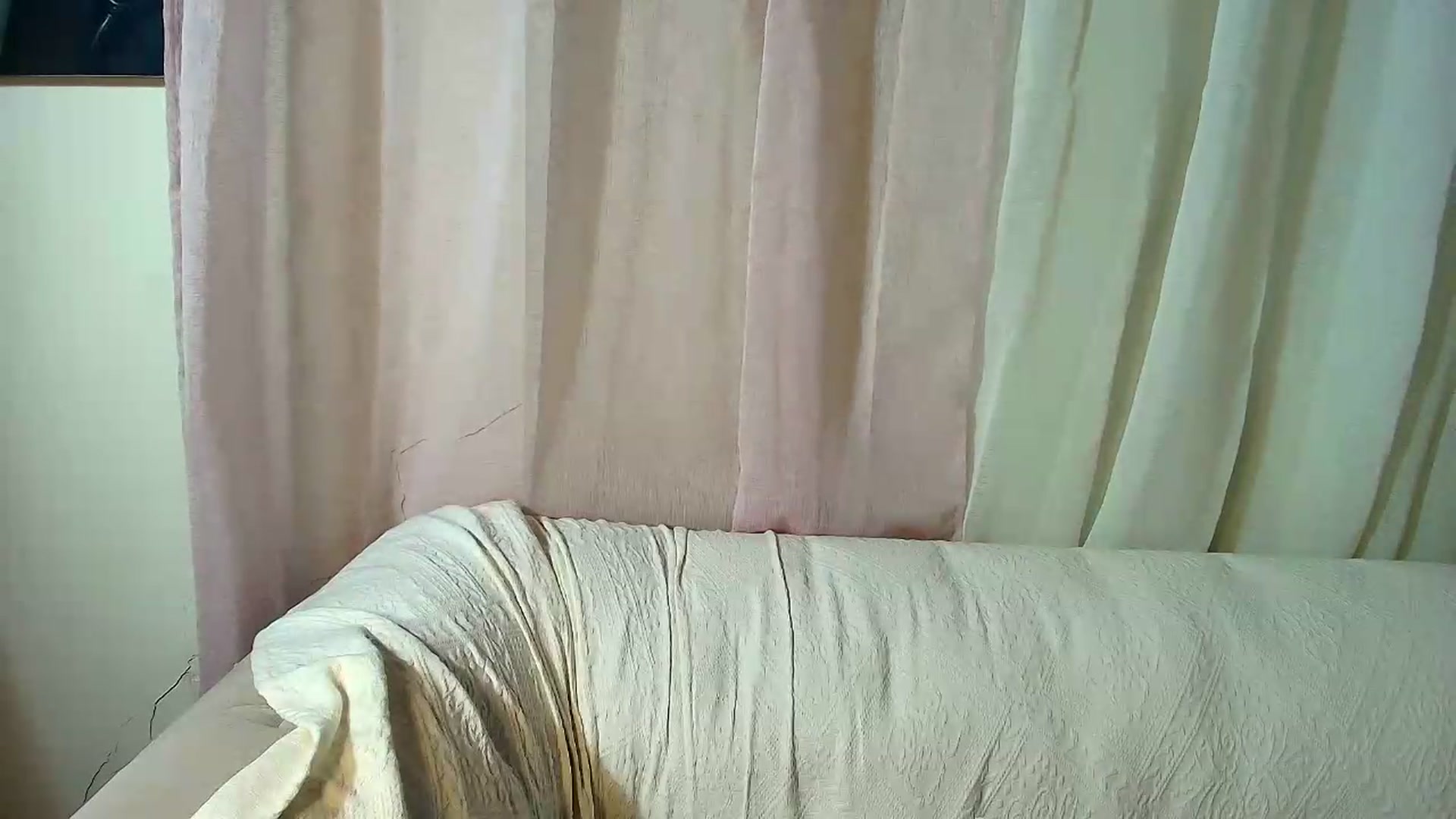 Gallery image thumbnail from Aarte_miss's myfreecams stream on, 08/27/2026, 13:04 image 19 of 20