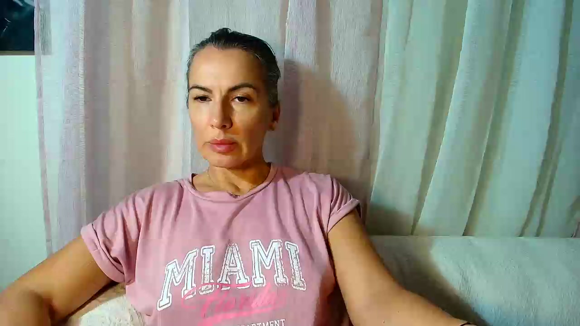 Gallery image thumbnail from Aarte_miss's myfreecams stream on, 08/27/2026, 13:04 image 1 of 20
