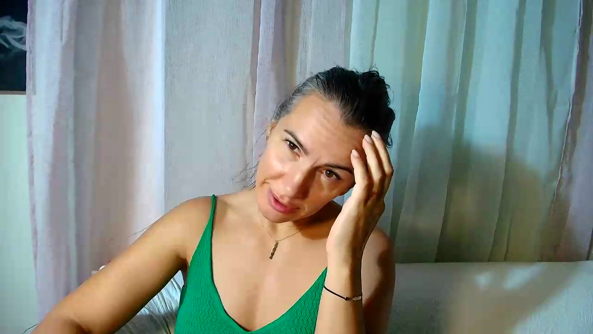 Gallery image thumbnail from Aarte_miss's myfreecams stream on, 08/29/2026, 05:11 image 14 of 20