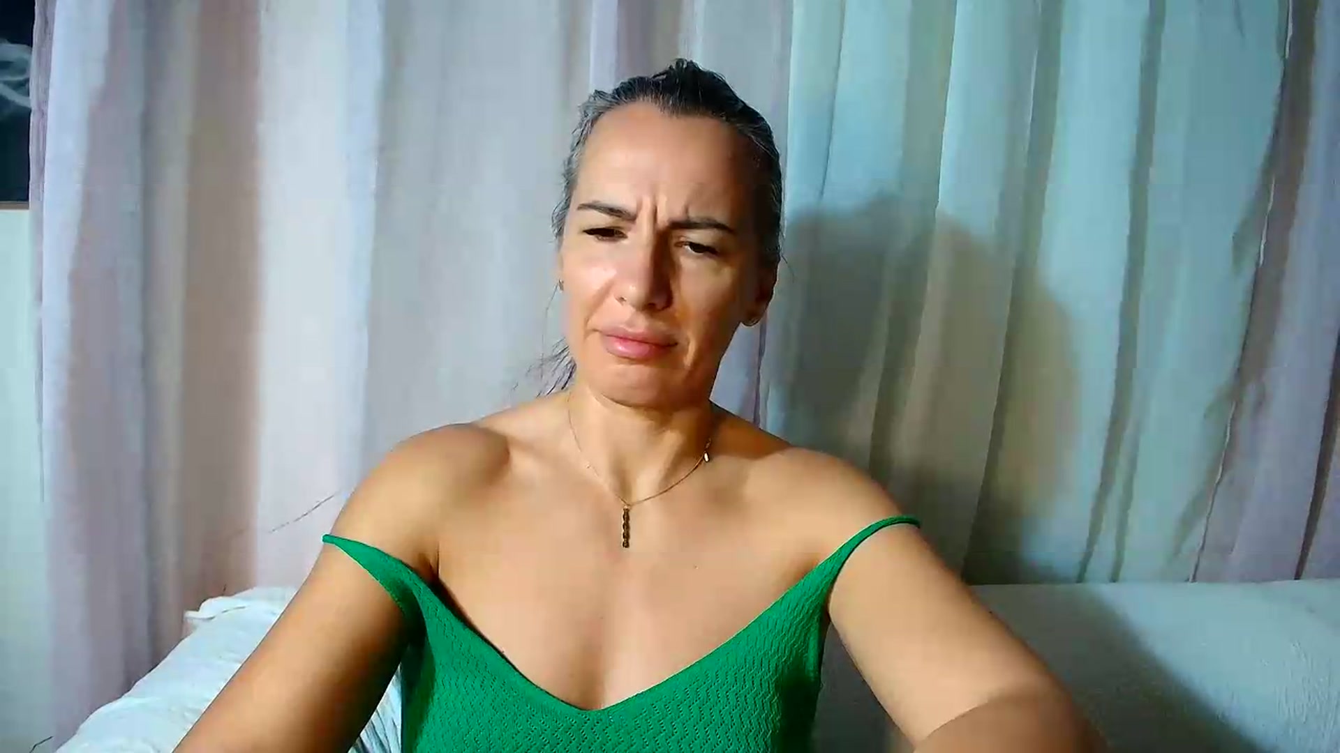 Gallery image thumbnail from Aarte_miss's myfreecams stream on, 08/29/2026, 05:11 image 10 of 20