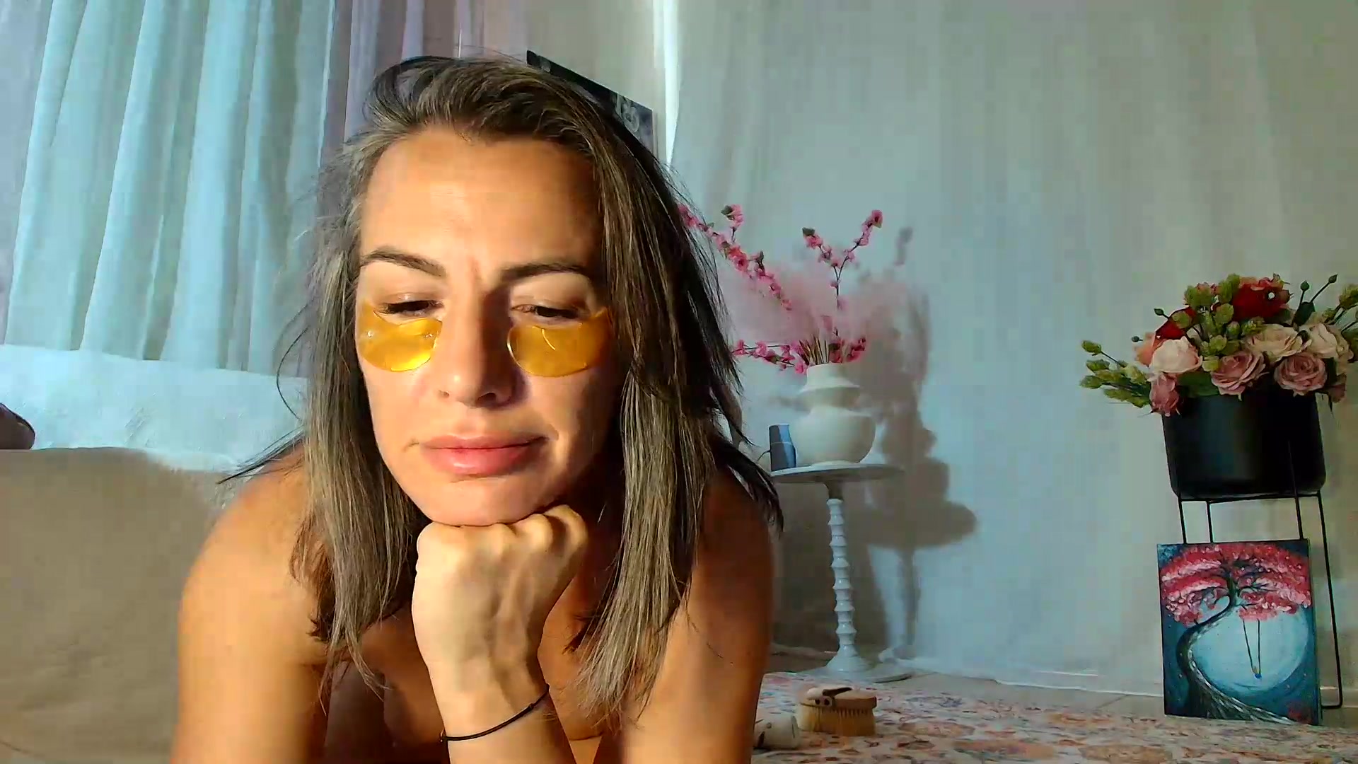Gallery image thumbnail from Aarte_miss's myfreecams stream on, 08/29/2026, 14:00 image 11 of 20