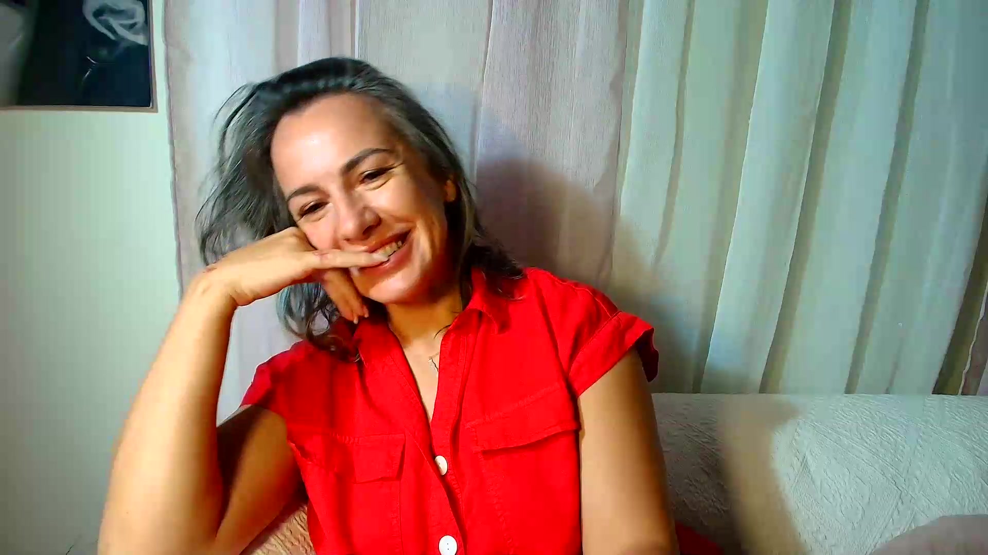 Gallery image thumbnail from Aarte_miss's myfreecams stream on, 09/12/2026, 04:58 image 17 of 20