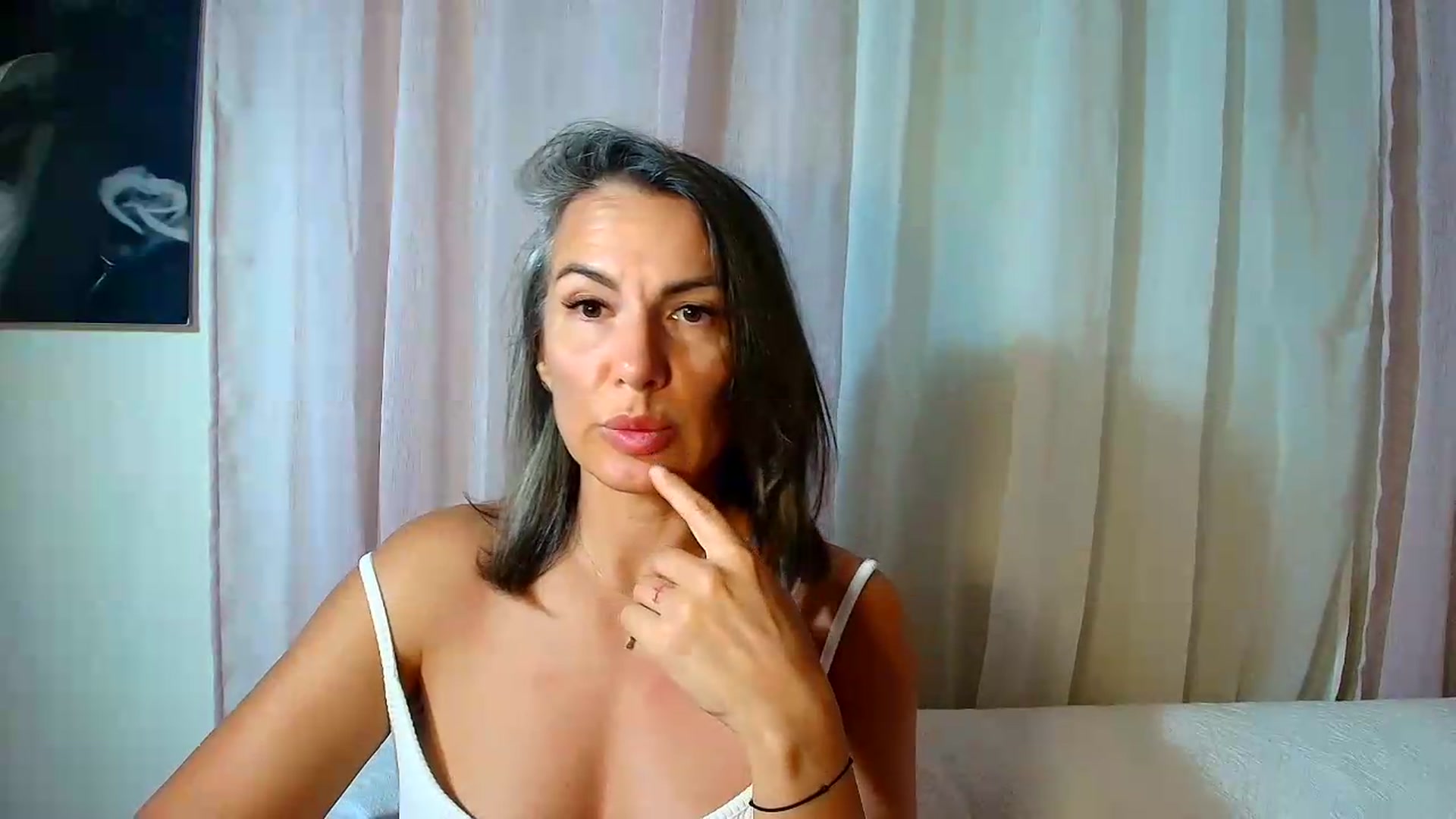 Gallery image thumbnail from Aarte_miss's myfreecams stream on, 09/12/2026, 14:31 image 10 of 20