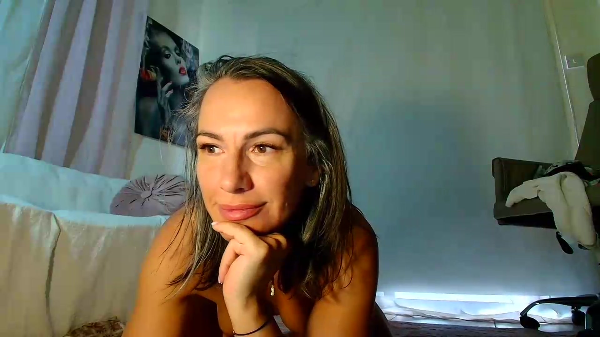 Gallery image thumbnail from Aarte_miss's myfreecams stream on, 09/16/2026, 05:34 image 19 of 20