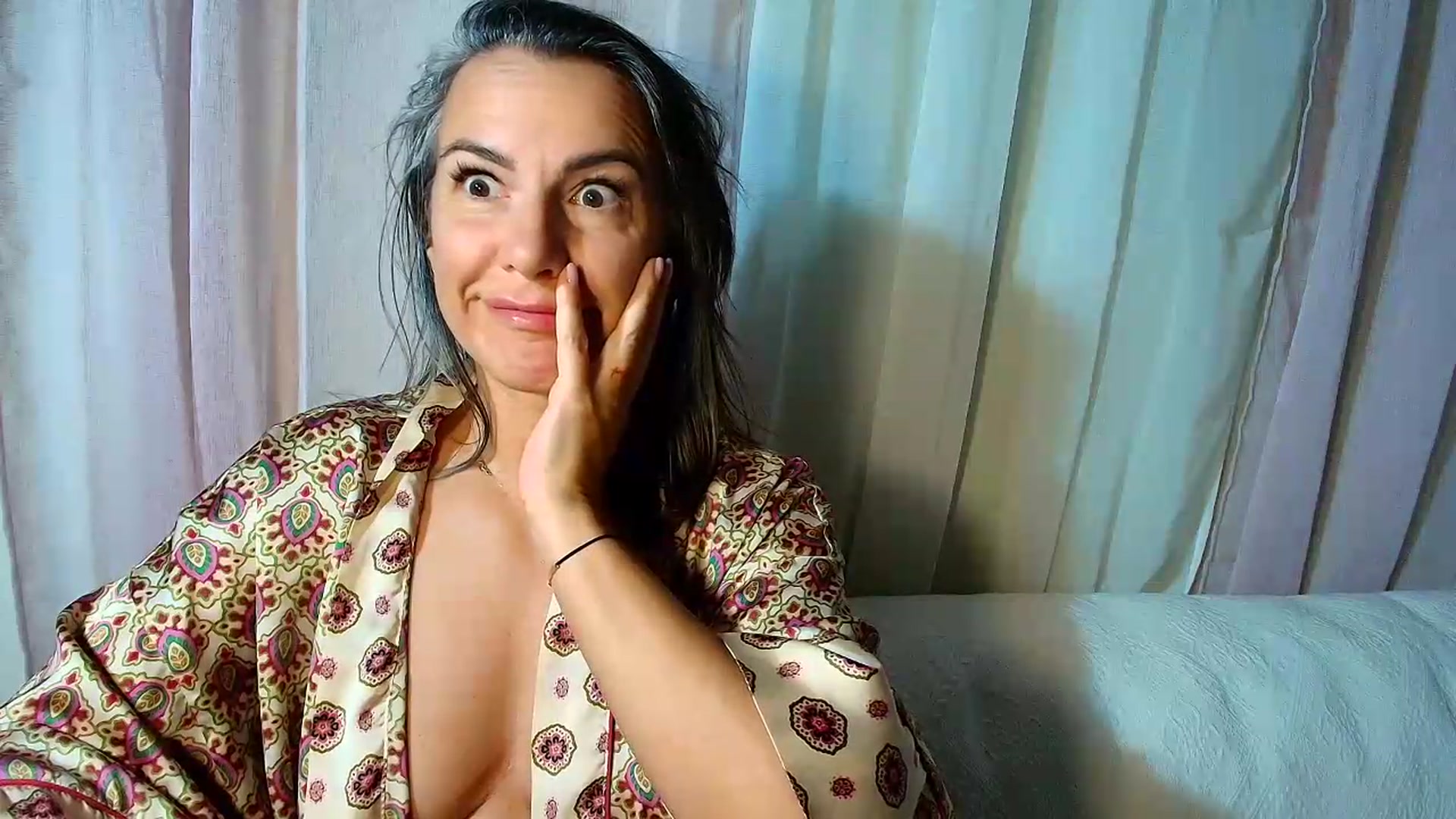 Gallery image thumbnail from Aarte_miss's myfreecams stream on, 09/16/2026, 05:34 image 3 of 20