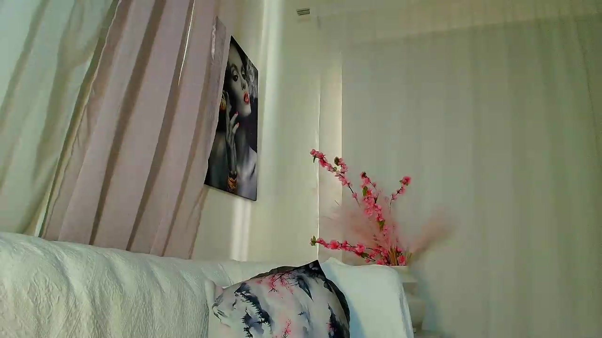 Gallery image thumbnail from Aarte_miss's myfreecams stream on, 09/20/2026, 13:27 image 11 of 20