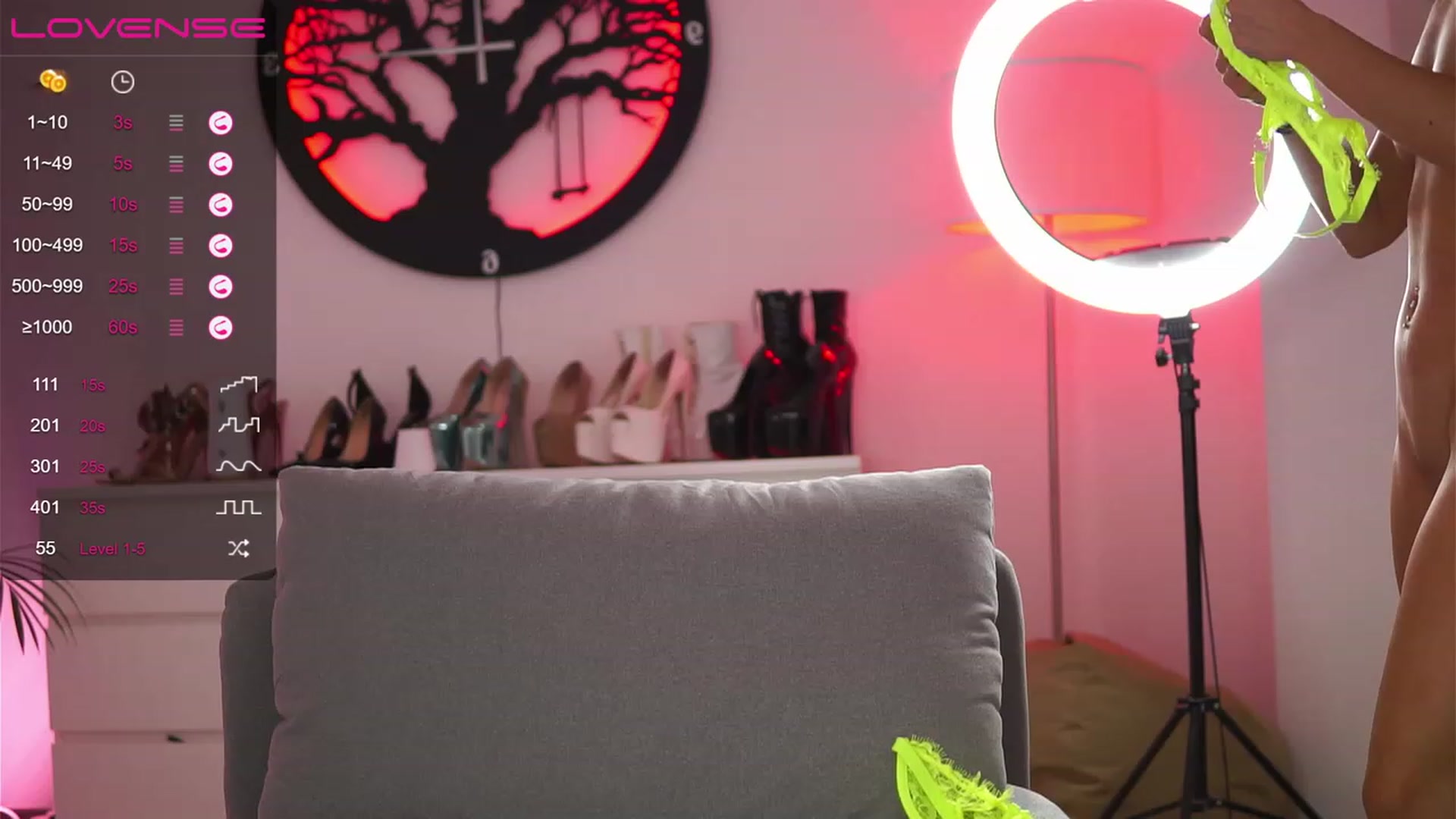 Gallery image thumbnail from AbbelaWhite's myfreecams stream on, 08/16/2023, 11:21 image 1 of 20