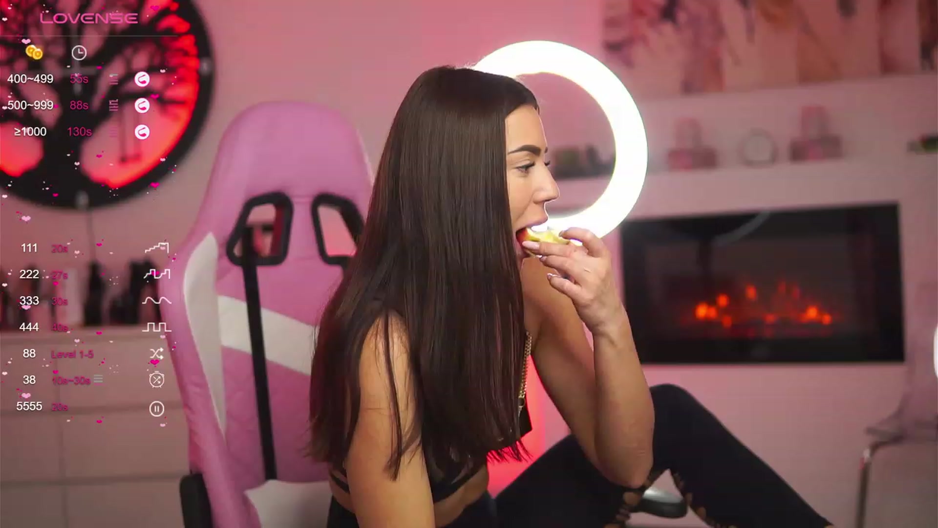 Gallery image thumbnail from AbbelaWhite's myfreecams stream on, 10/13/2023, 08:02 image 4 of 20
