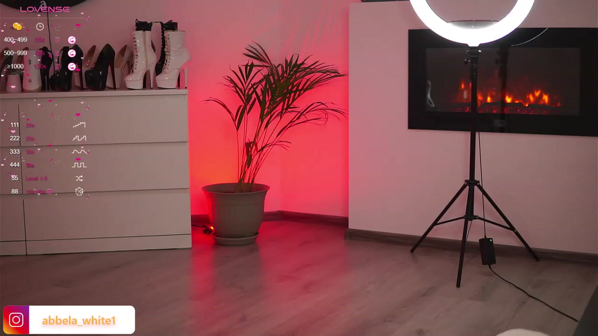 Gallery image thumbnail from AbbelaWhite's myfreecams stream on, 11/01/2023, 10:11 image 4 of 20