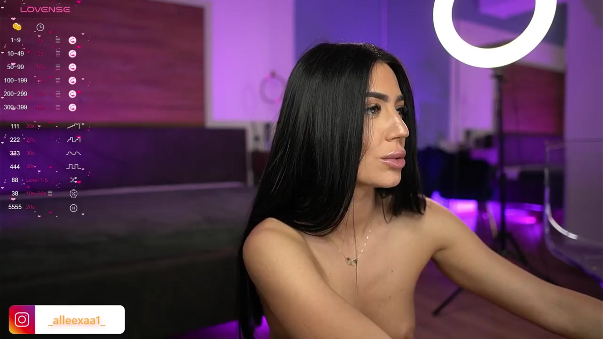 Gallery image thumbnail from AbbelaWhite's myfreecams stream on, 03/21/2024, 10:23 image 17 of 20