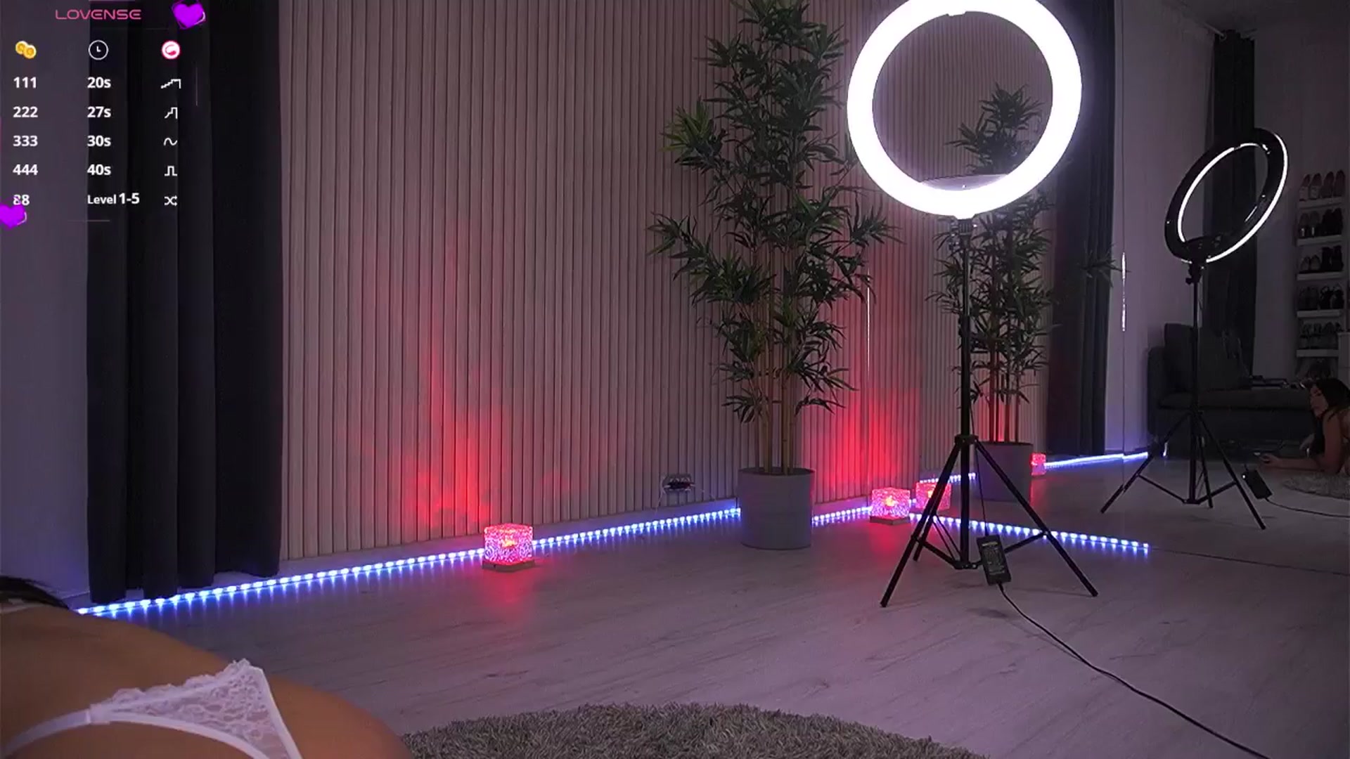 Gallery image thumbnail from AbbelaWhite's myfreecams stream on, 09/27/2024, 07:34 image 18 of 20