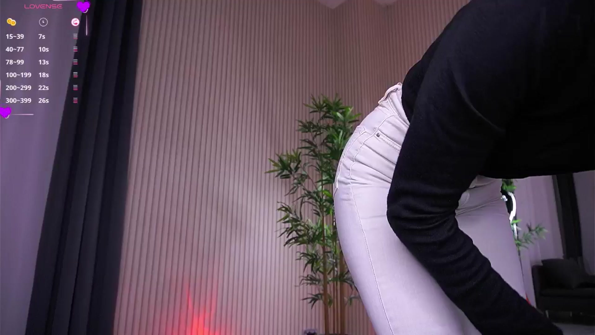 Gallery image thumbnail from AbbelaWhite's myfreecams stream on, 10/22/2024, 13:14 image 19 of 20