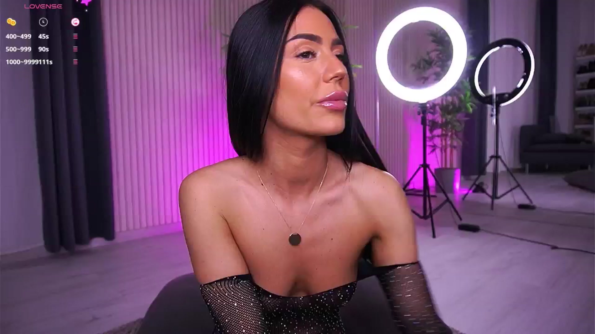 Gallery image thumbnail from AbbelaWhite's myfreecams stream on, 11/28/2024, 10:35 image 13 of 20