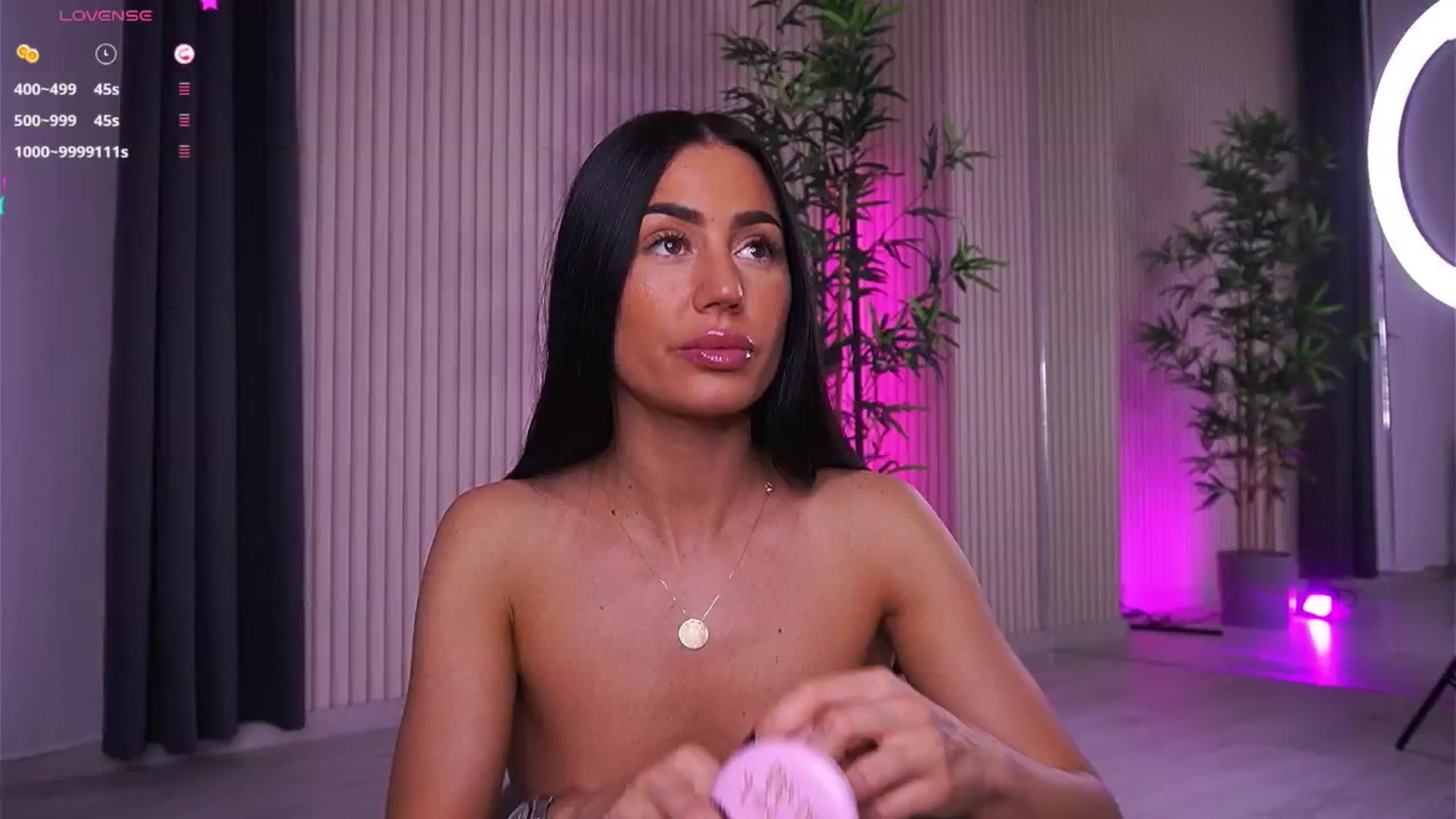 Gallery image thumbnail from AbbelaWhite's myfreecams stream on, 11/30/2024, 14:25 image 3 of 20