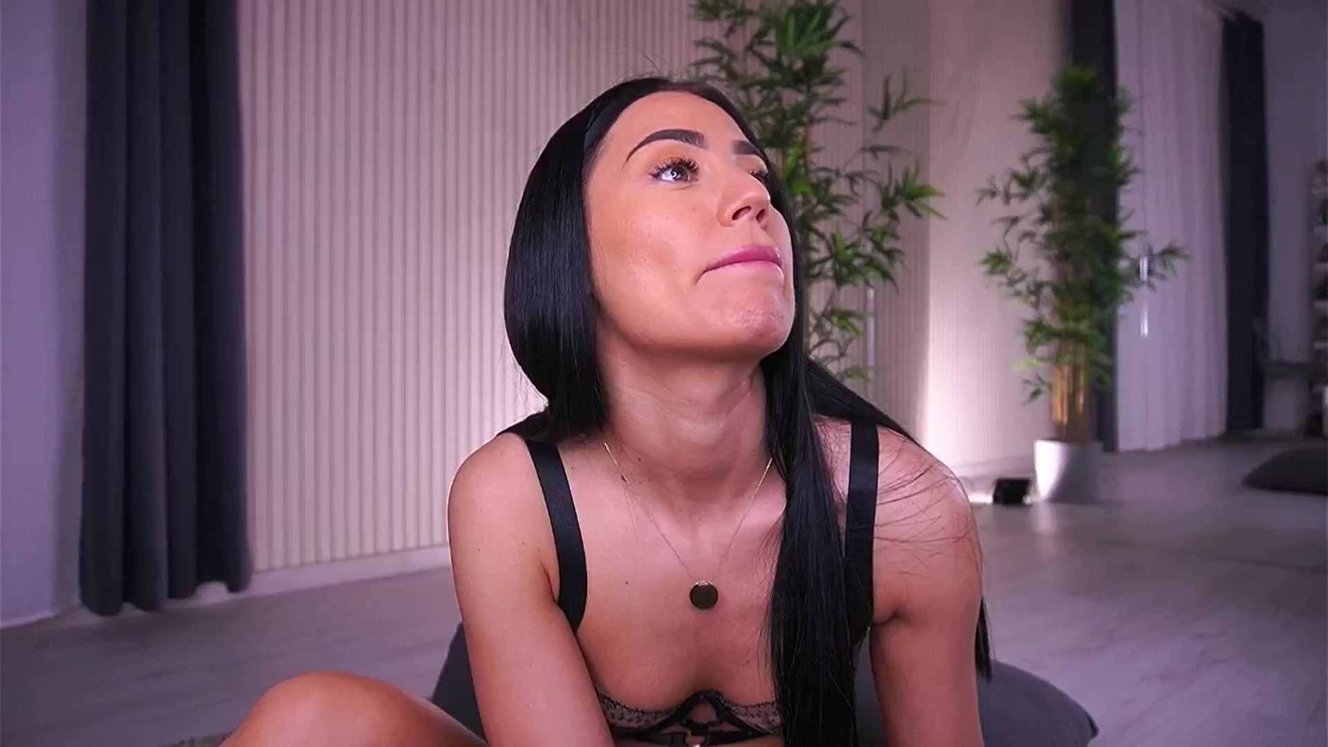 Gallery image thumbnail from AbbelaWhite's myfreecams stream on, 01/24/2025, 10:14 image 6 of 20